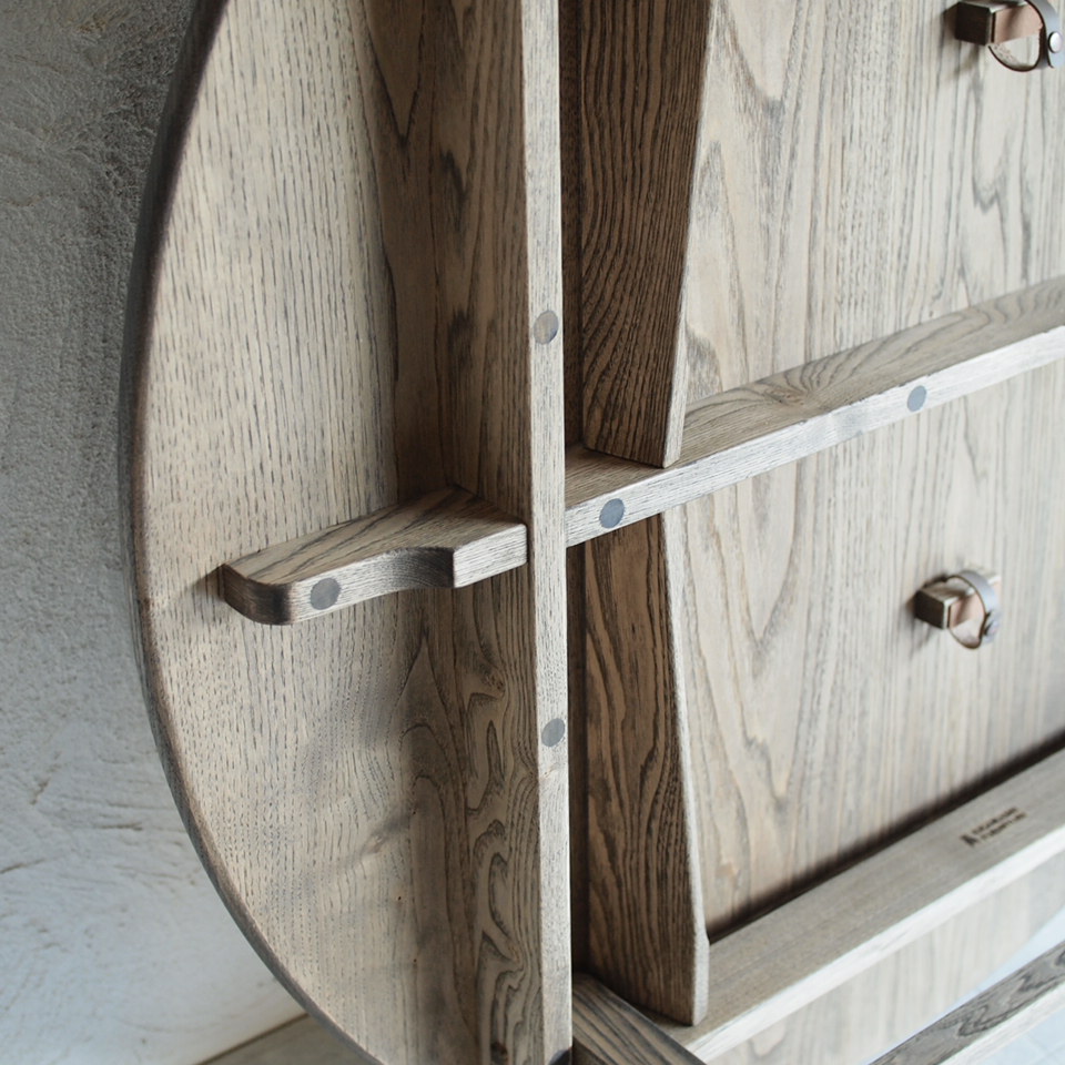 キグラシ家具工房のちゃぶ台
突っ張り板式